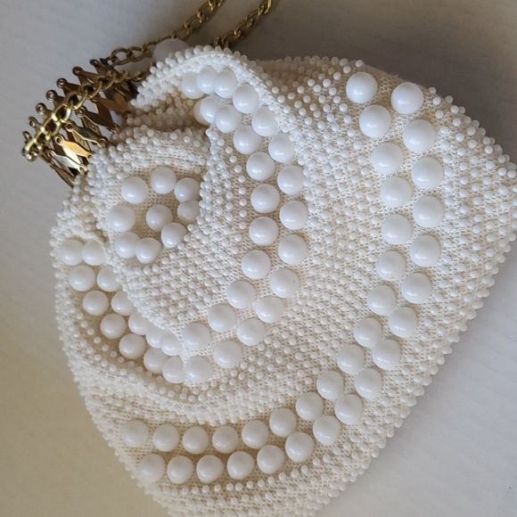 Hand Bag Faux Pearls Clutch Mini Bag in Cream - Picture 4 of 17